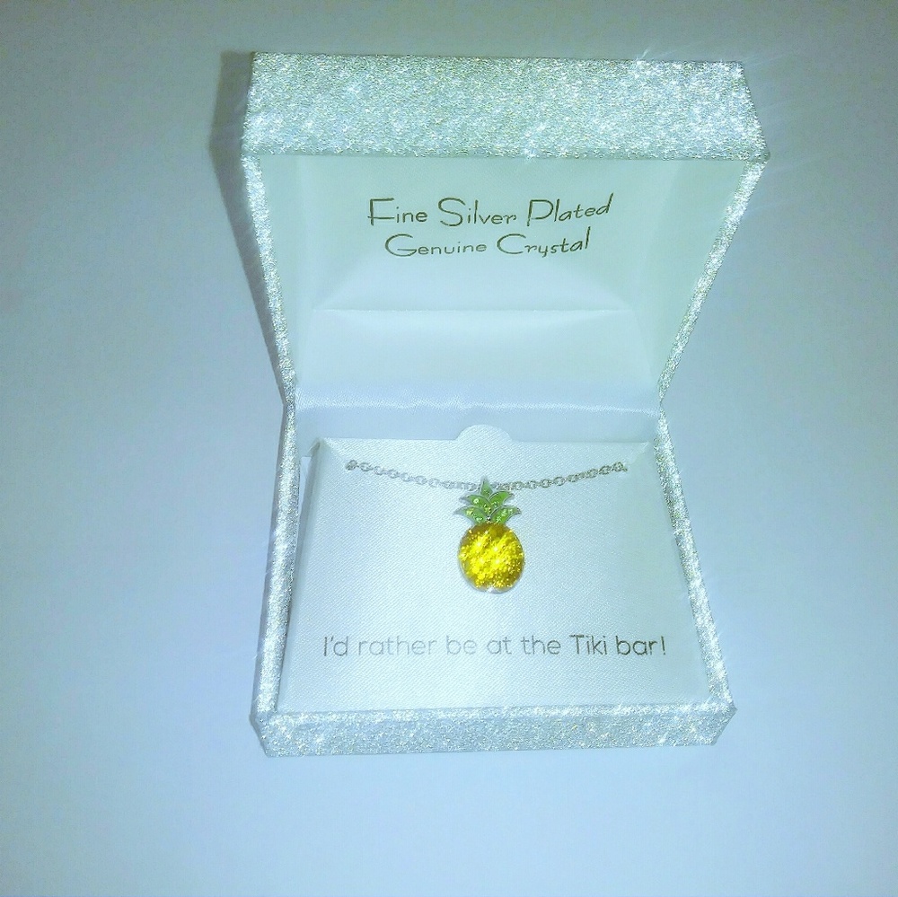 NWOT Pineapple Necklace - Picture 4 of 4